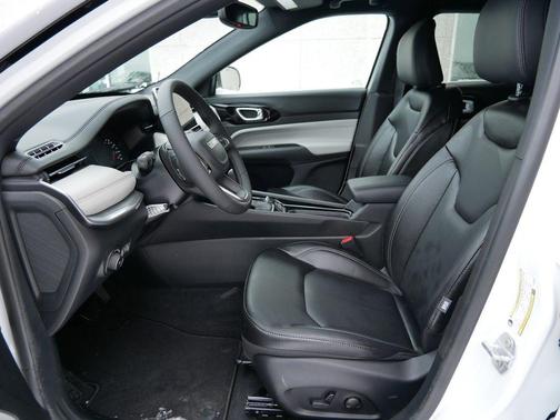 Bright White Clearcoat 2026 Jeep Compass Limited