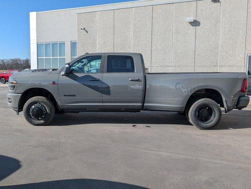 2026 RAM 3500 Laramie Crew Cab 4x4 8' Box