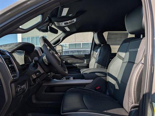 2026 RAM 3500 Laramie Crew Cab 4x4 8' Box