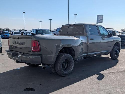 2026 RAM 3500 Laramie Crew Cab 4x4 8' Box