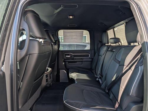 2026 RAM 3500 Laramie Crew Cab 4x4 8' Box