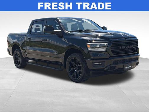 Diamond Black Crystal Pearlcoat 2024 RAM 1500 Laramie