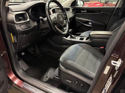 Dark Cherry 2016 Kia Sorento LX
