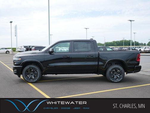 Diamond Black Crystal Pearlcoat 2026 RAM 1500 Big Horn/Lone Star