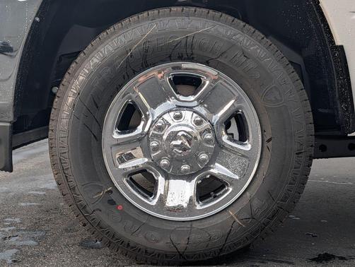 Bright White Clearcoat 2026 RAM 3500 Tradesman Crew Cab 4x4 6'4' Box