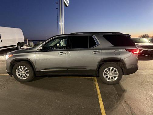 2021 Chevrolet Traverse LT Cloth