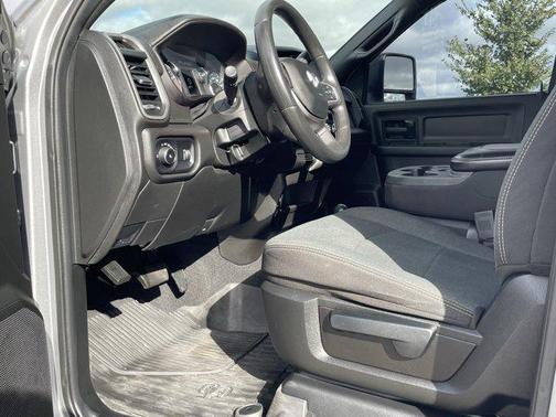 2023 RAM 2500 Tradesman Crew Cab 4x4 6'4' Box
