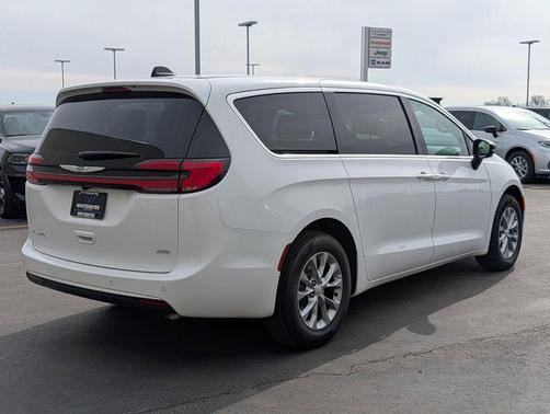 2026 Chrysler Pacifica L