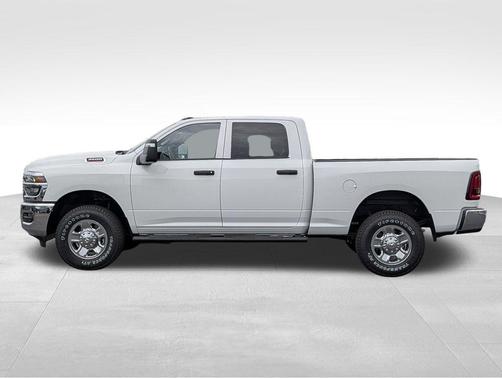 Bright White Clearcoat 2026 RAM 3500 Tradesman Crew Cab 4x4 6'4' Box