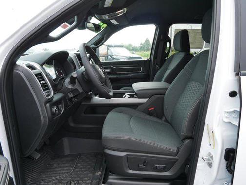 2025 RAM 2500 Big Horn Crew Cab 4x4 6'4' Box