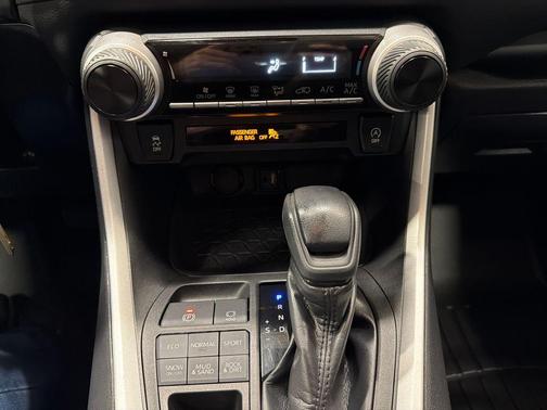 Magnetic Gray Metallic 2019 Toyota RAV4 LE