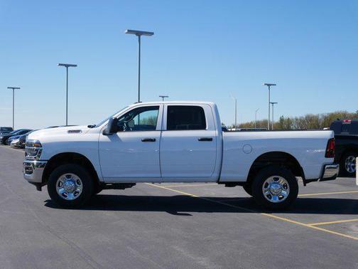 2025 RAM 2500 Tradesman Crew Cab 4x4 6'4' Box