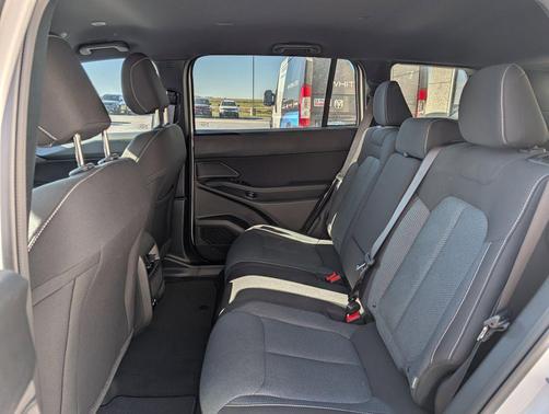 Bright White Clearcoat 2026 Jeep Cherokee Laredo 4x4