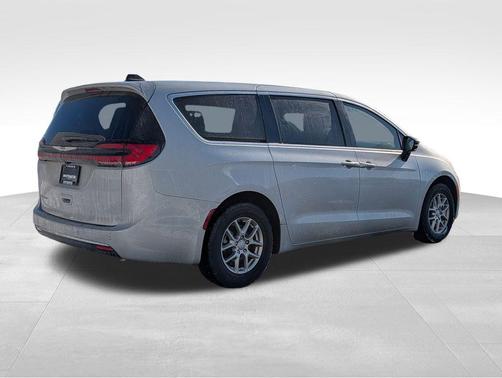 Silver Mist Clearcoat 2026 Chrysler Pacifica L