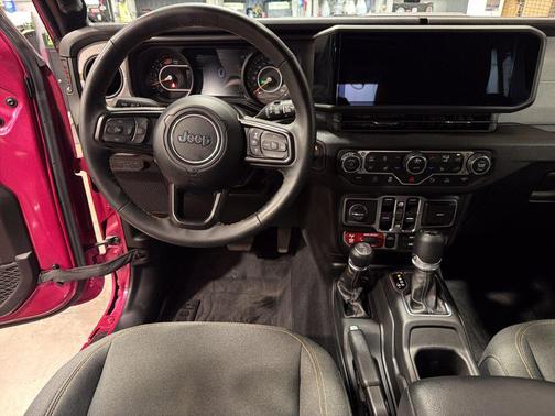 Limited Edition Tuscadero Pearlcoat 2024 Jeep Wrangler Sport