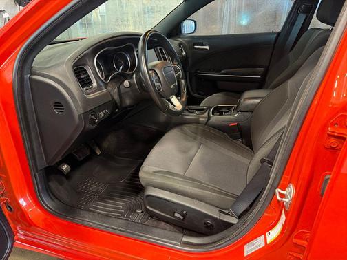 Go Mango 2016 Dodge Charger SXT