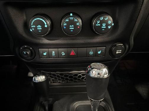 Black Clearcoat 2017 Jeep Wrangler Unlimited Rubicon