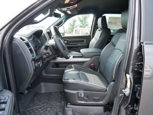 2025 RAM 3500 Laramie Crew Cab 4x4 8' Box