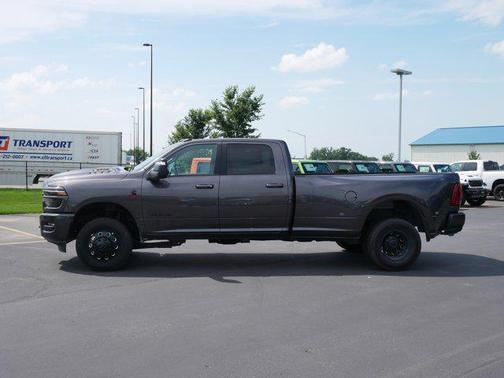 2025 RAM 3500 Laramie Crew Cab 4x4 8' Box