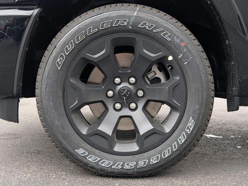 Diamond Black Crystal Pearlcoat 2026 RAM 1500 Big Horn/Lone Star