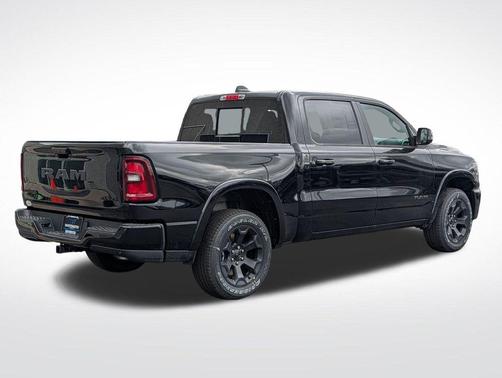 Diamond Black Crystal Pearlcoat 2026 RAM 1500 Big Horn/Lone Star