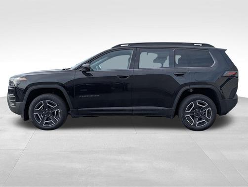 Diamond Black Crystal Pearlcoat 2026 Jeep Cherokee Laredo 4x4