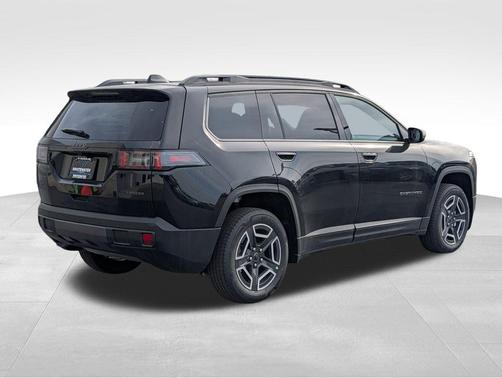 Diamond Black Crystal Pearlcoat 2026 Jeep Cherokee Laredo 4x4