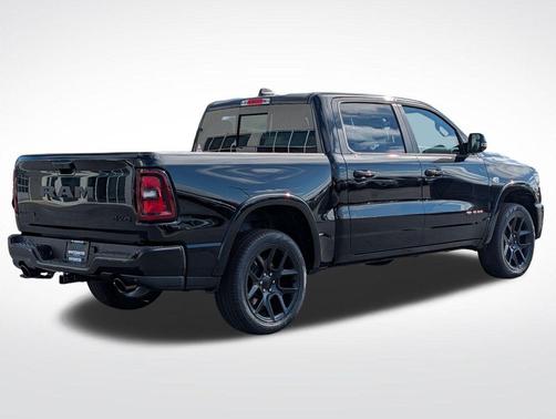 Diamond Black Crystal Pearlcoat 2026 RAM 1500 Laramie