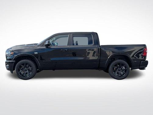 Diamond Black Crystal Pearlcoat 2026 RAM 1500 Laramie