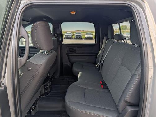 Ceramic Gray Clearcoat 2026 RAM 2500 Black Express Crew Cab 4x4 6'4' Box