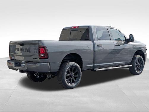Ceramic Gray Clearcoat 2026 RAM 2500 Black Express Crew Cab 4x4 6'4' Box