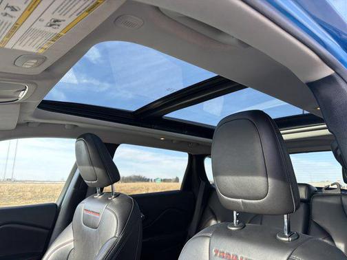 2020 Jeep Cherokee Trailhawk