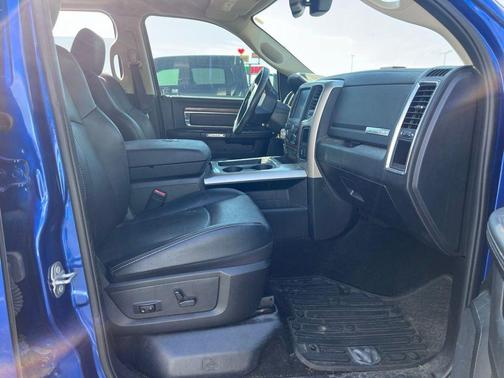 Blue Streak Pearlcoat 2017 RAM 1500 Laramie