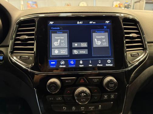 Velvet Red Pearlcoat 2021 Jeep Grand Cherokee Laredo