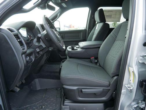 2026 RAM 2500 Tradesman Crew Cab 4x4 6'4' Box