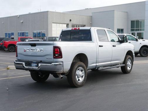 2026 RAM 2500 Tradesman Crew Cab 4x4 6'4' Box