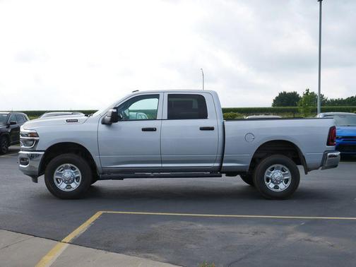 2026 RAM 2500 Tradesman Crew Cab 4x4 6'4' Box