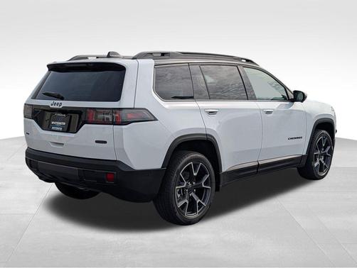 Bright White Clearcoat 2026 Jeep Cherokee Overland