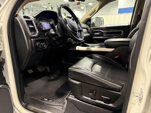 2022 RAM 3500 Laramie Crew Cab 4x4 6'4' Box