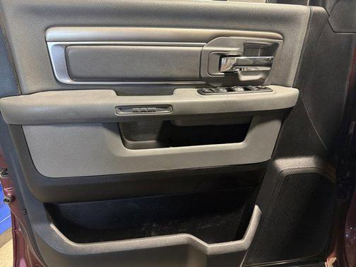 2017 RAM 2500 Big Horn Crew Cab 4x4 6'4' Box