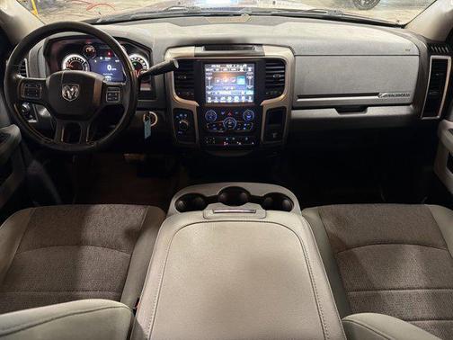 2017 RAM 2500 Big Horn Crew Cab 4x4 6'4' Box