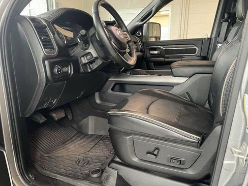 2023 RAM 2500 Laramie Crew Cab 4x4 6'4' Box