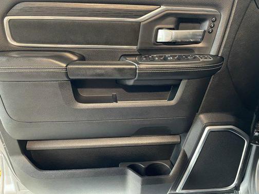 2023 RAM 2500 Laramie Crew Cab 4x4 6'4' Box