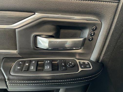2023 RAM 2500 Laramie Crew Cab 4x4 6'4' Box