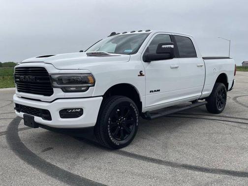 2024 RAM 3500 Laramie Crew Cab 4x4 6'4' Box