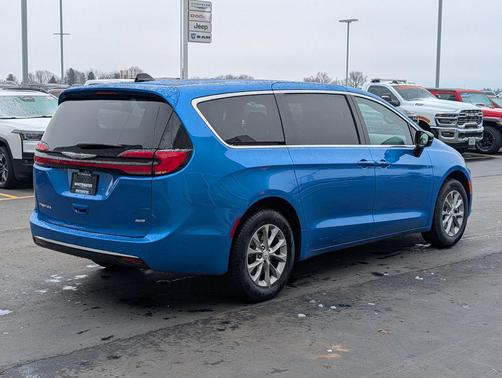 2026 Chrysler Pacifica L