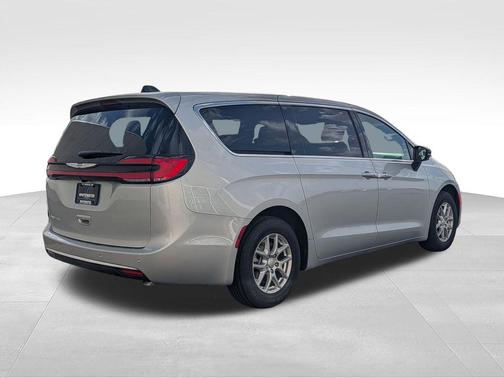 Silver Mist Clearcoat 2026 Chrysler Pacifica L