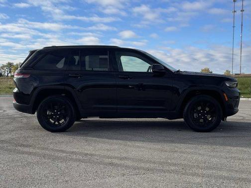 2025 Jeep Grand Cherokee Altitude