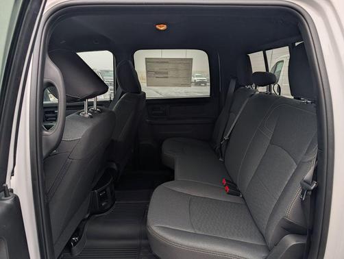 Bright White Clearcoat 2026 RAM 3500 Tradesman Crew Cab 4x4 6'4' Box