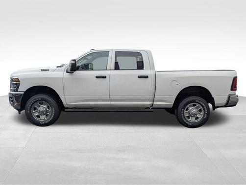Bright White Clearcoat 2026 RAM 3500 Tradesman Crew Cab 4x4 6'4' Box